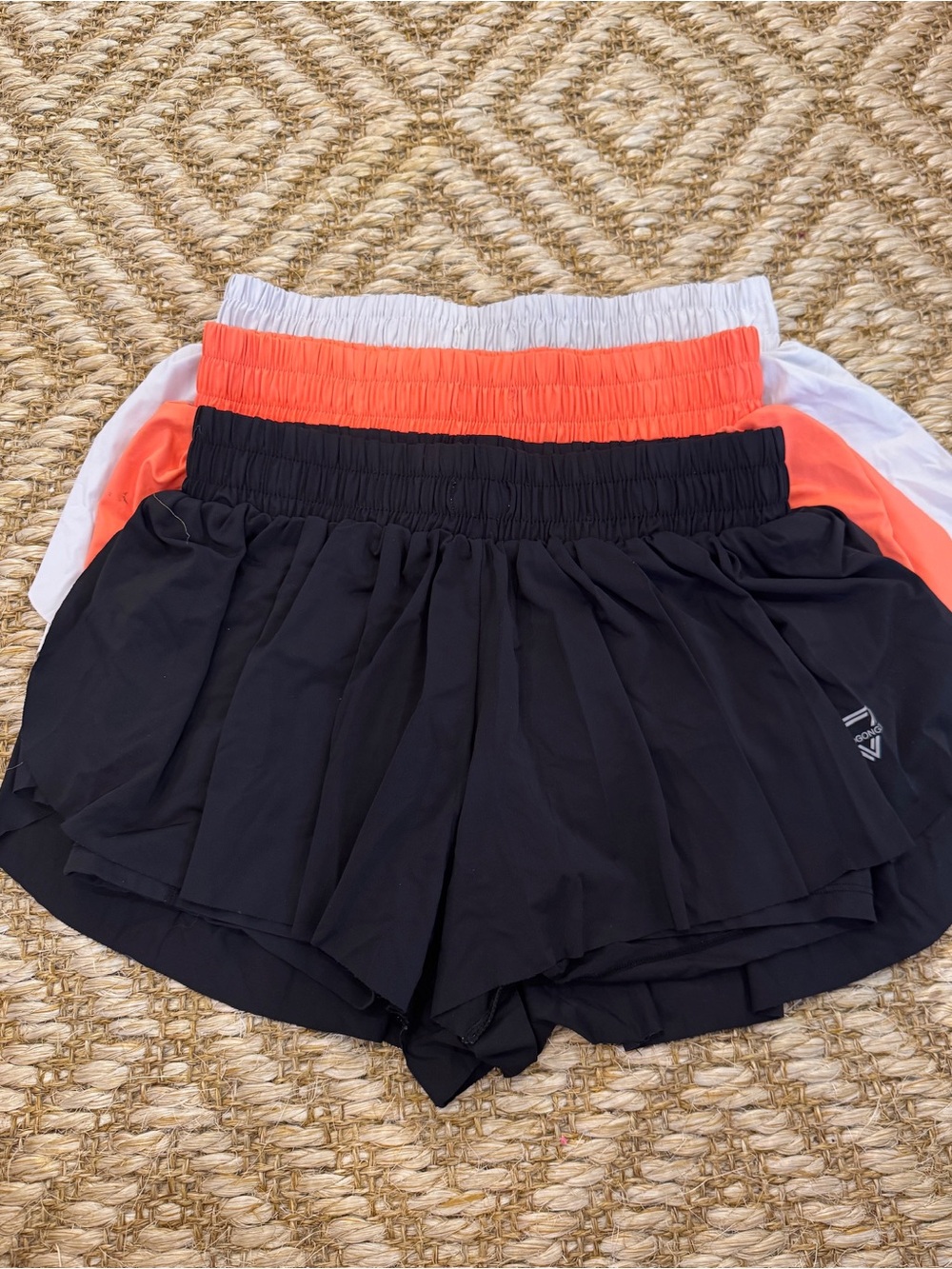Luogonzi Women's 2 in 1 Shorts Set in White, Black, & Coral- Size Small